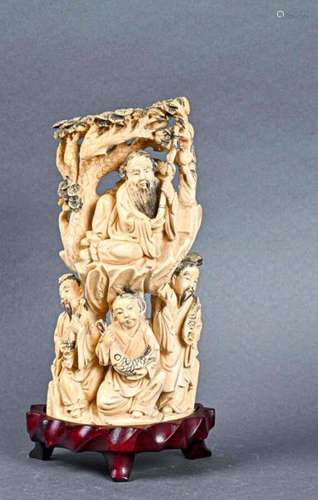 ** CHINE Vers 1900 Groupe en ivoire sculpté, à suj…