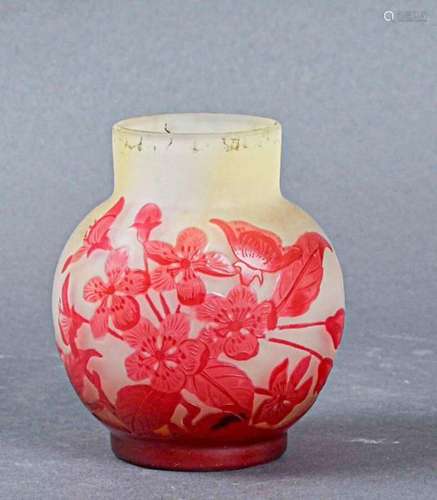 Etablissement GALLE Vase en verre multicouche roug…