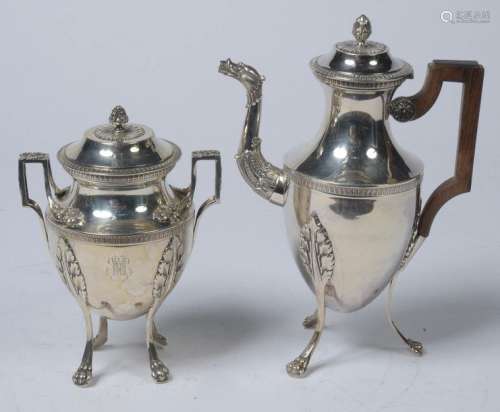 A teapot and a sugar bowl in 950/1000th century si…