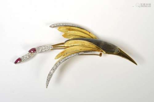 18 carat yellow and white gold brooch in the shape…