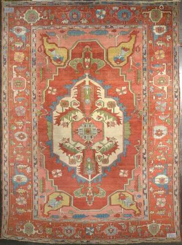 Large Hériz carpet decorated with a red, green, bl…