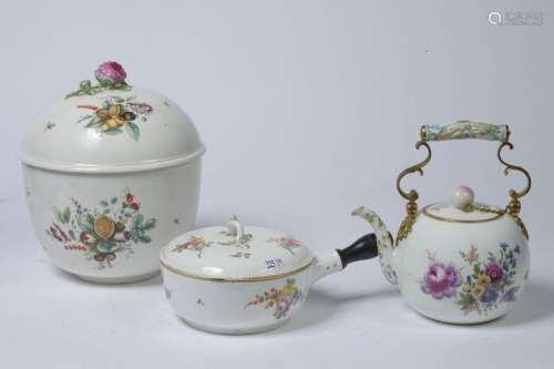 Set of three objects in polychrome Saxon porcelain…