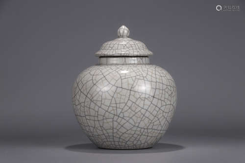 CHINESE CRACKLE GLAZED PORCELAIN COVER JAR