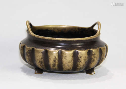 CHINESE BRONZE TRIPOD CENSER WITH MARK