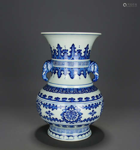 CHINESE BLUE WHITE PORCELAIN VASE, MARKED