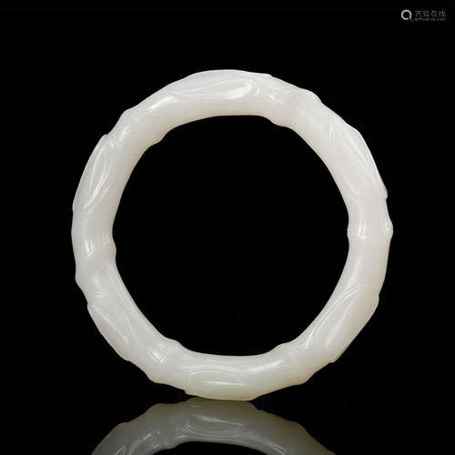 CHINESE WHITE JADE BANGLE