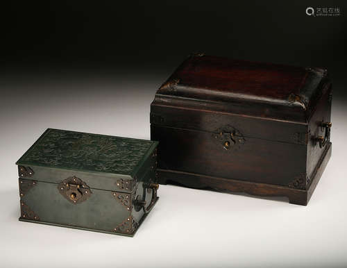 CHINESE SPINACH JADE BOX WITH ZITAN WOOD OUTER BOX