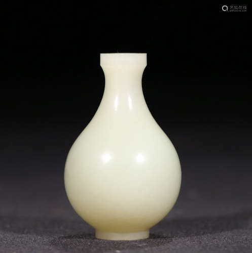 CHINESE WHITE JADE MINIATURE VASE