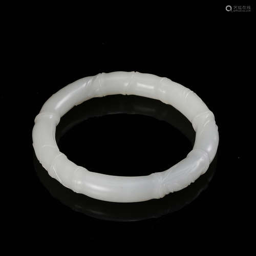 CHINESE WHITE JADE BANGLE