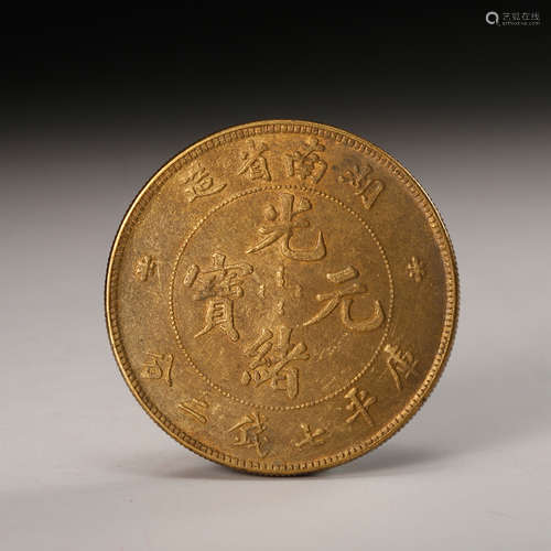 CHINESE GILT BRONZE COIN