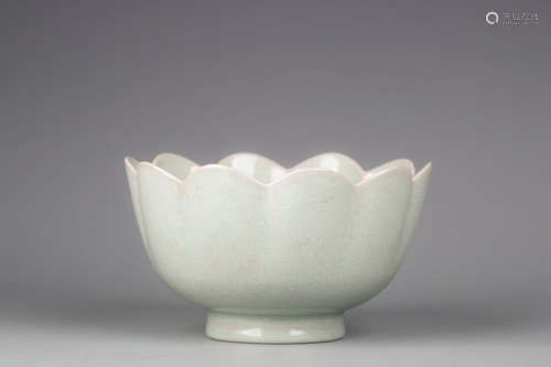 CHINESE CELADON GLAZED PORCELAIN LOTUS BOWL