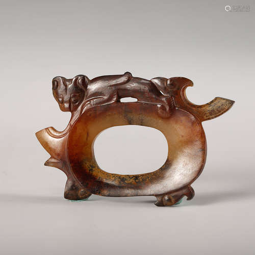 CHINESE ARCHAISTIC JADE PENDANT