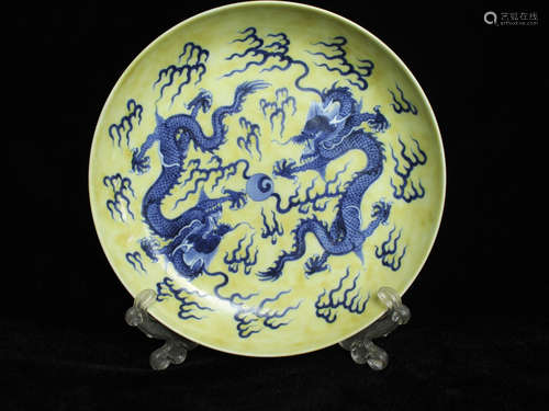 CHINESE BLUE DRAGON YELLOW GROUND PORCELAIN PLATE