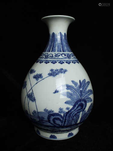 CHINESE BLUE WHITE YUHUCHUN VASE