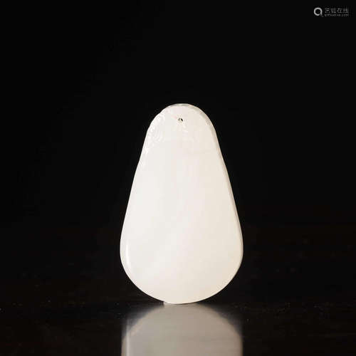 CHINESE WHITE JADE PENDANT