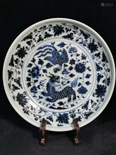 CHINESE BLUE WHITE PORCELAIN CHARGER