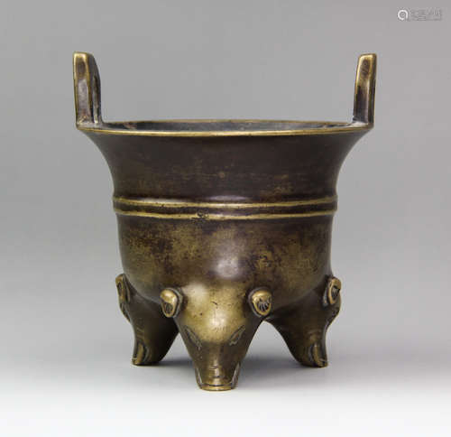 CHINESE BRONZE TRIPOD CENSER WITH MARK