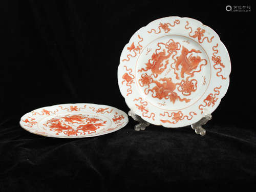 CHINESE IRON RED FOOLION PORCELAIN PLATE, PAIR