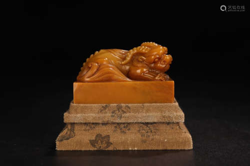 A Chinese Tianhuang Stone Carved Beast Handle Seal