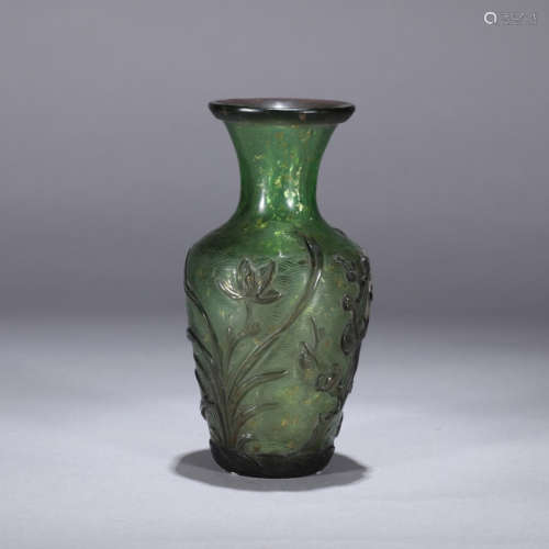 A Chinese Flower Relief Glassware Vase