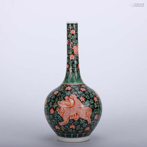 A Chinese Black Lion Pattern Porcelain Vase