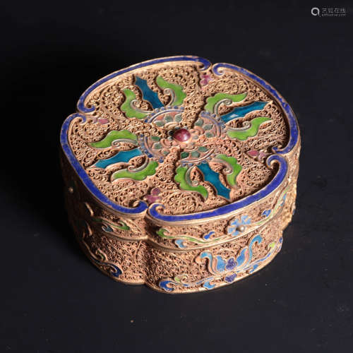 A Chinese Gild Silver Blueing Box with Cover