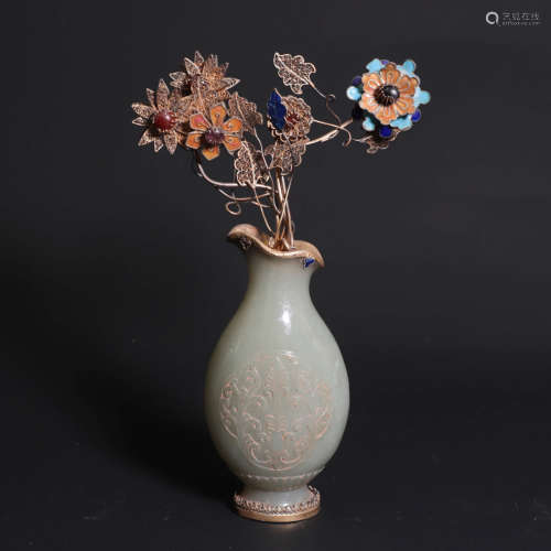 A Chinese Hetian Jade Carved Flower Vase