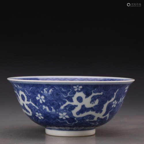 A Chinese Blue and White Dragon Pattern Porcelain Bowl