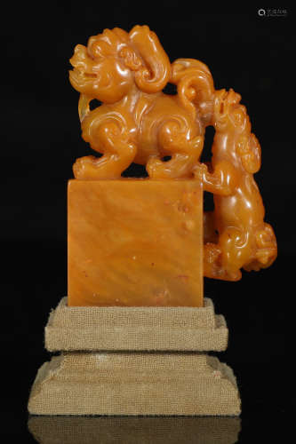 A Chinese Shoushan Tianhuang Stone Carved Seal