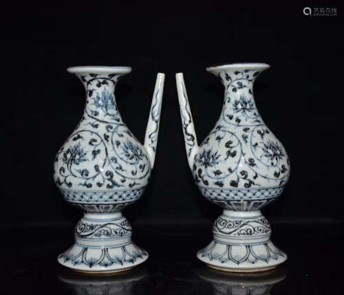 A Pair of Chinese Blue and White  Twine Pattern Porcelain Pots