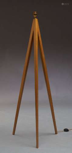 A modern ash tripod floor lamp, of recent manufacture, with three splayed and tapering legs, 138cm