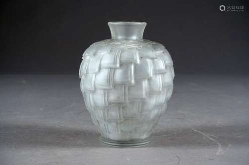 Vase Art Déco de Forme ovoïde.
