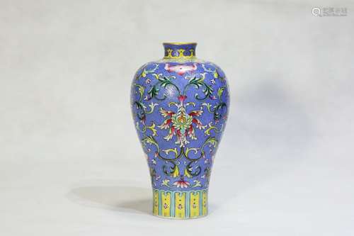 qing dynasty qianlong period porcelain bottle