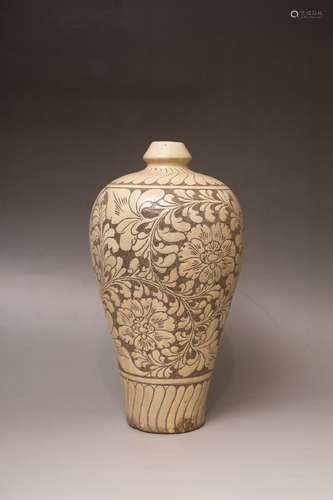 Jizhou kiln carved porcelain bottle