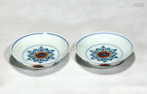 pair of qing dynasty Yongzheng period famille rose plate