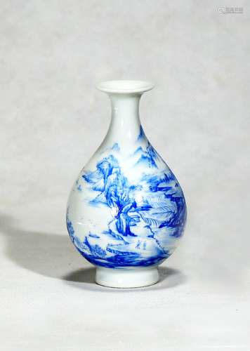 Qianlong period blue and white porcelain bottle