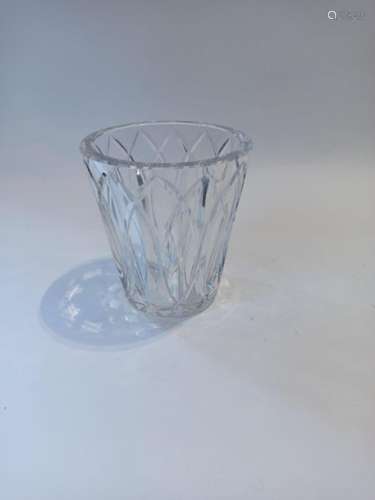 BACCARAT crystal vase, signed. \n \nHt. : 17 cm Diam…
