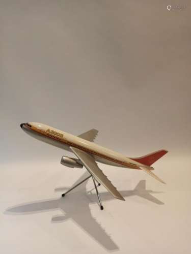 AIRBUS A300 1/100° scale counter model in resin on…