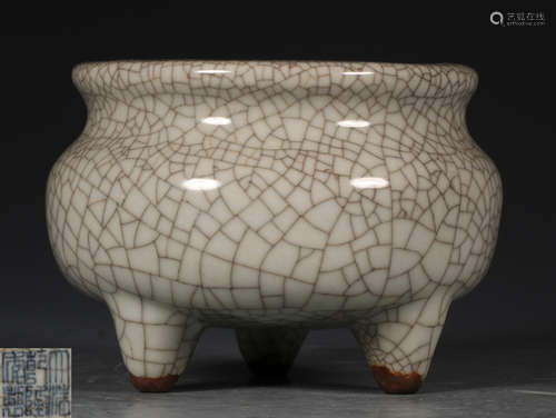 A GE YAO WHITE GLAZE CENSER