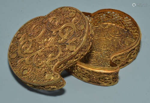 A GILT SILVER CENSER SHAPED WITH HEART