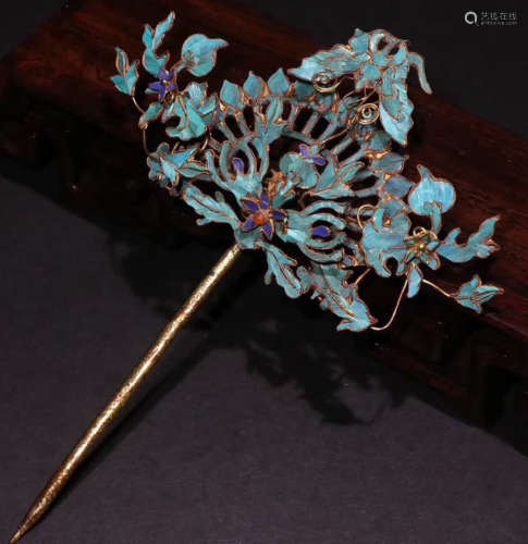 A GILT SILVER CASTED HAIRPIN