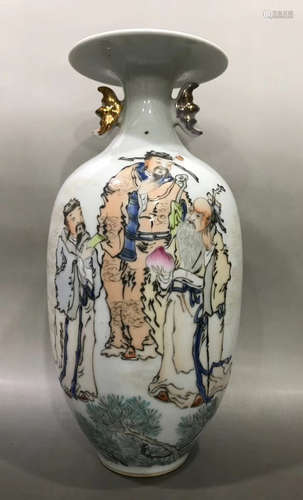 A SHALLOW GLAZE VASE WITH FIGURE PATTERN