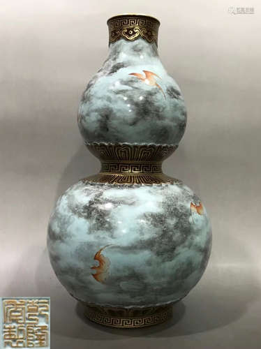 A BLUE GLAZE GOURD VASE PAINTED WITH BAT