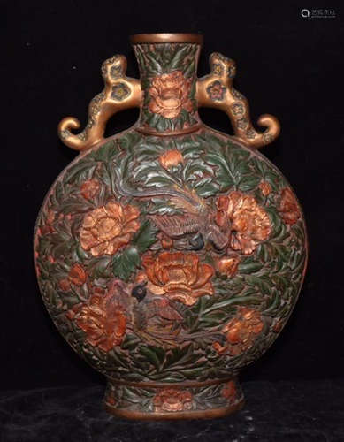 A RED LACQUER VASE CARVED WITH FLOWER