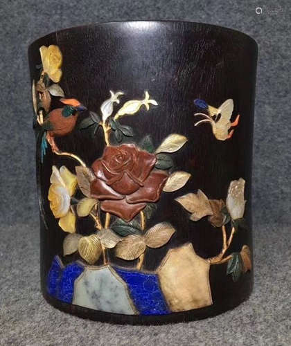 A ZITAN WOOD BRUSH POT EMBEDDED WITH GEM