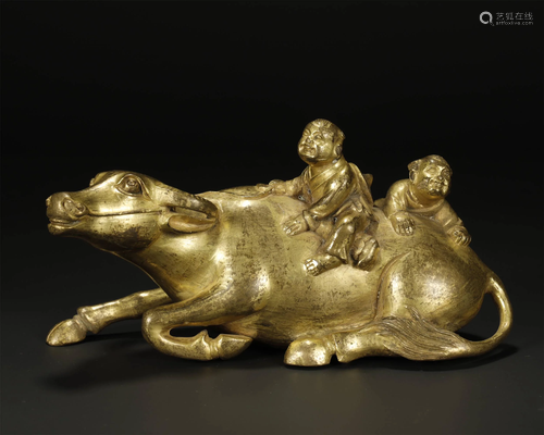 A VERY FINE GILT-BRONZE CATTLE