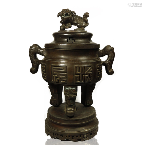 A LARGE ARCHAIC BRONZE CENSER