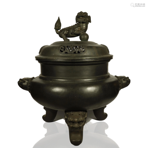 A LARGE ARCHAIC BRONZE CENSER