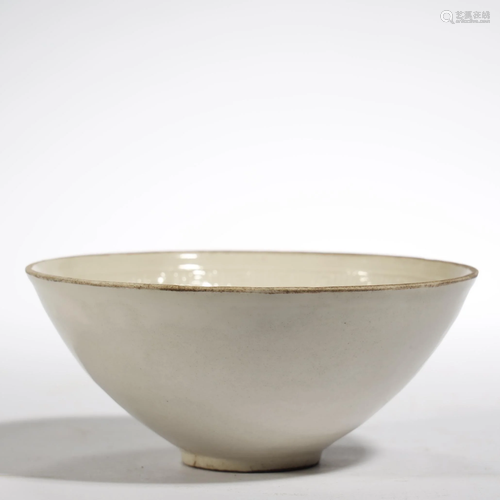 AN ARCHAIC RARE WHITE-GLAZED BOWL