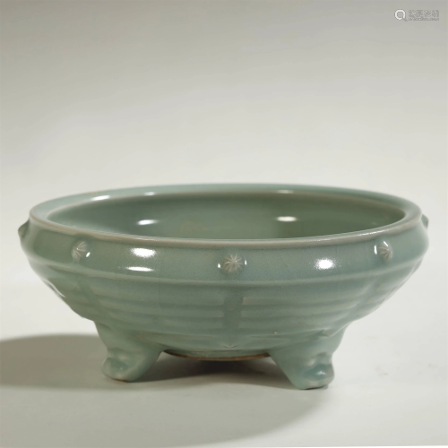 A FINE AND EXTREMELY RARE LONGQUAN-CELADON …